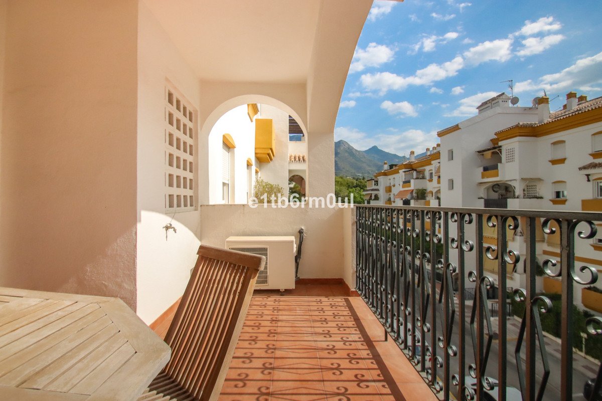 1 Bed Middle Floor Apartment in The Golden Mile