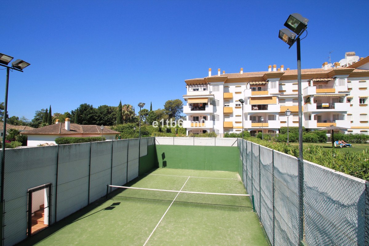 1 Bed Middle Floor Apartment in The Golden Mile