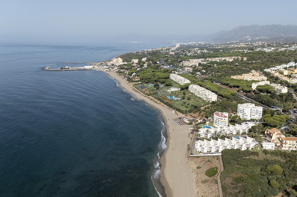 1 Bed Middle Floor Apartment in Calahonda