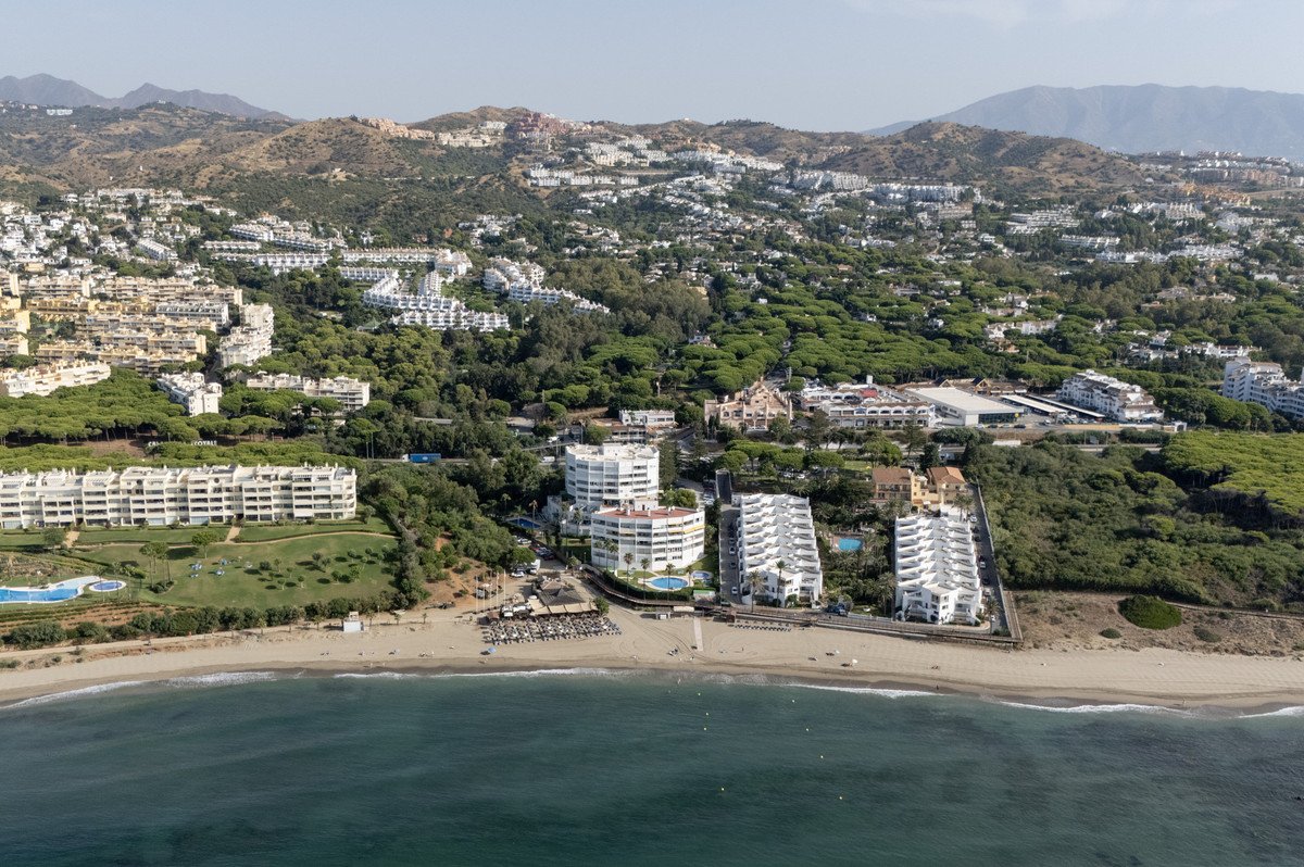 1 Bed Middle Floor Apartment in Calahonda