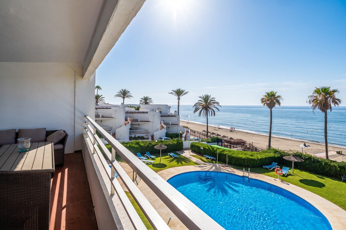 1 Bed Middle Floor Apartment in Calahonda