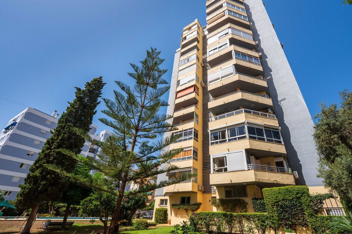 3 Bed Middle Floor Apartment in Fuengirola