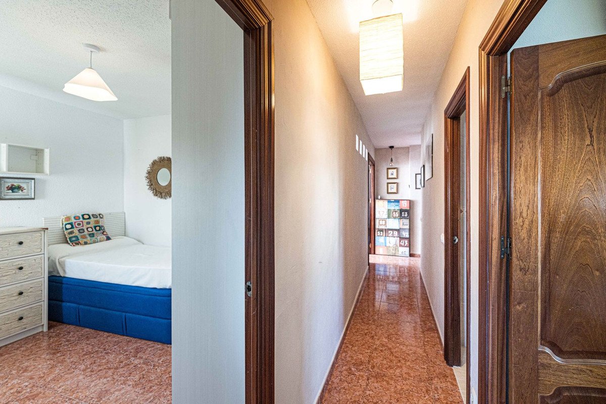 3 Bed Middle Floor Apartment in Fuengirola
