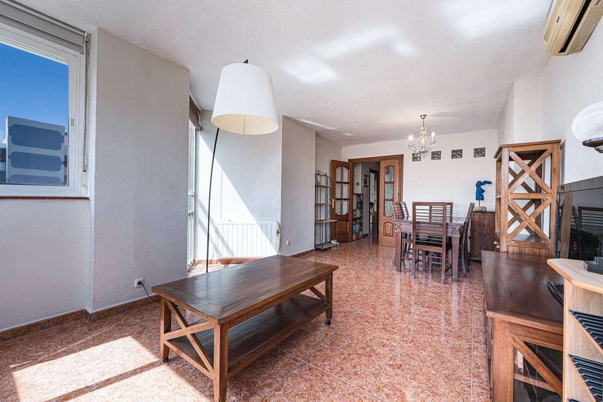 3 Bed Middle Floor Apartment in Fuengirola