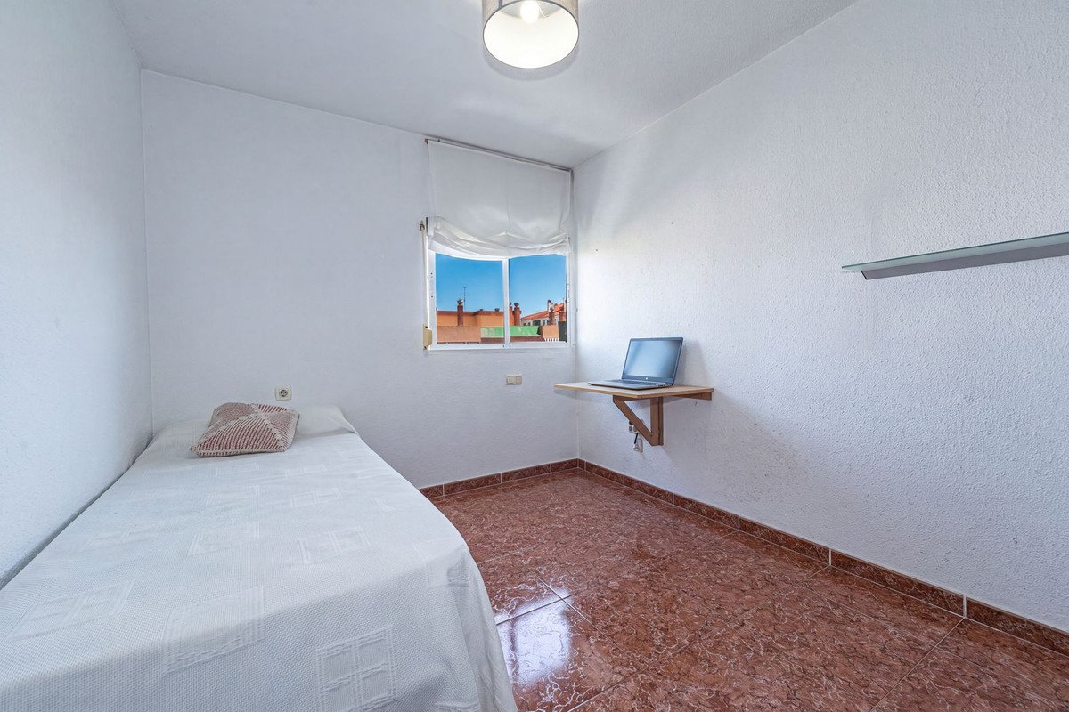 3 Bed Middle Floor Apartment in Fuengirola