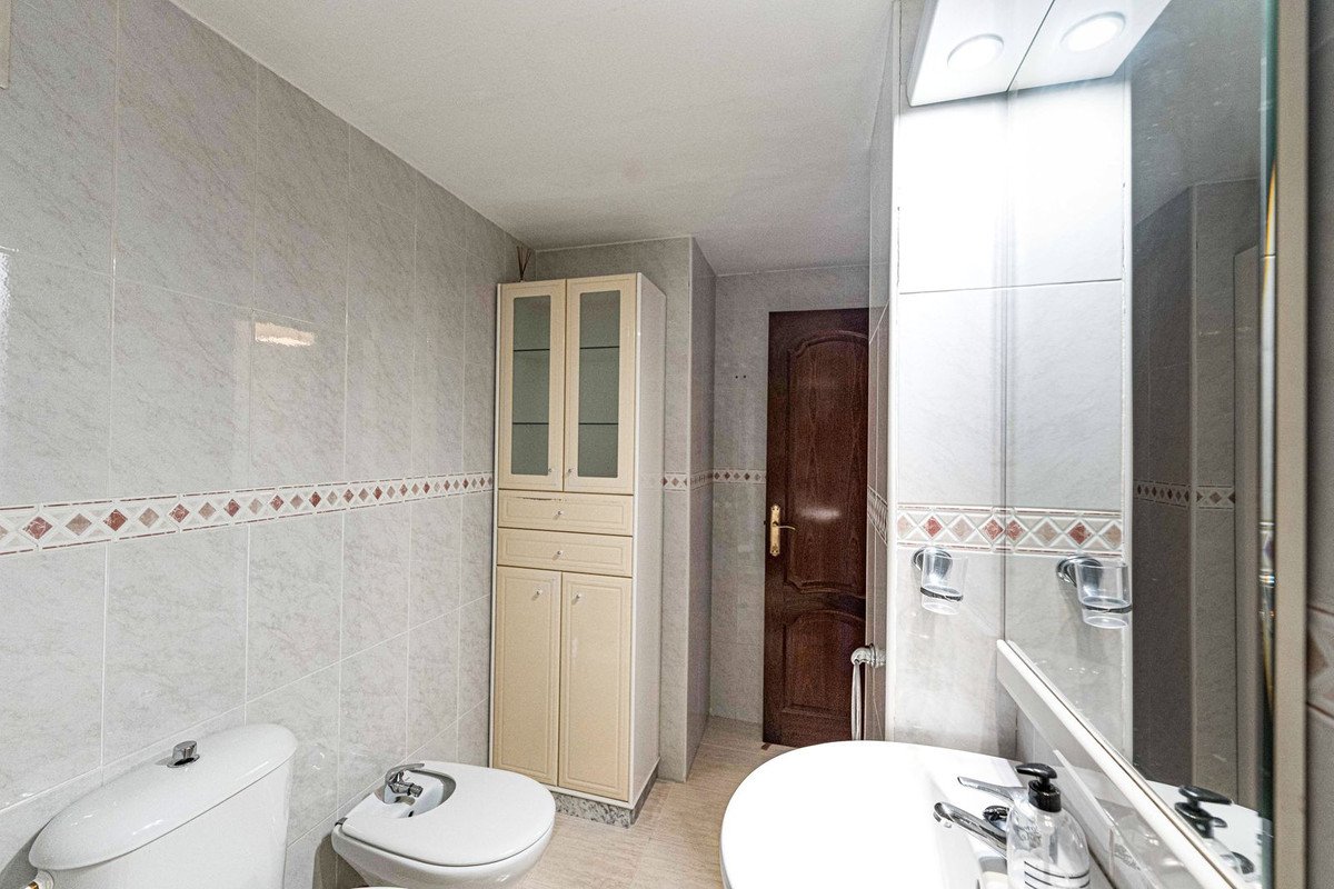 3 Bed Middle Floor Apartment in Fuengirola
