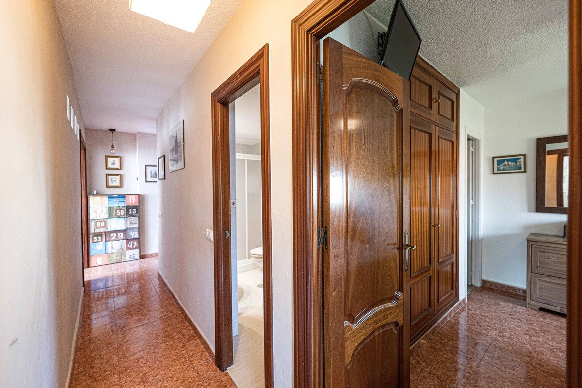 3 Bed Middle Floor Apartment in Fuengirola