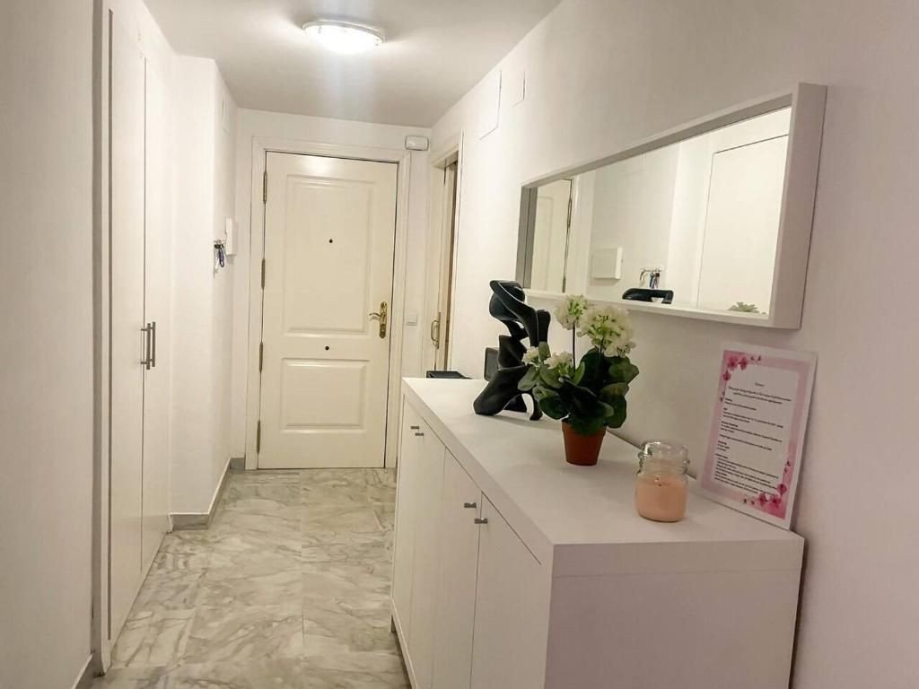 2 Bed Middle Floor Apartment in Marbella