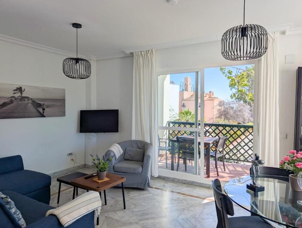 2 Bed Middle Floor Apartment in Marbella