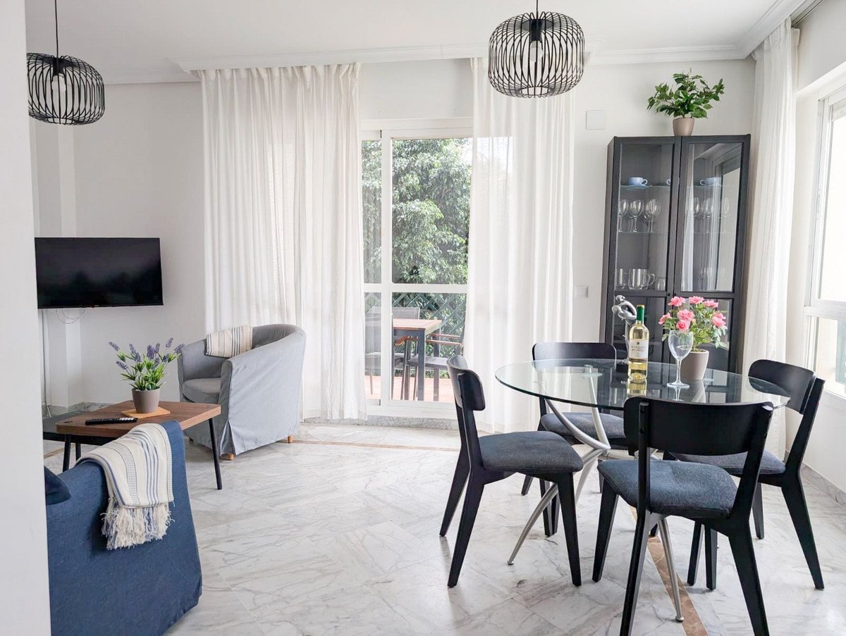 2 Bed Middle Floor Apartment in Marbella