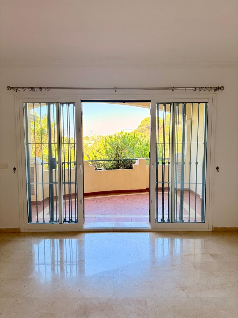 2 Bed Ground Floor Apartment in Elviria
