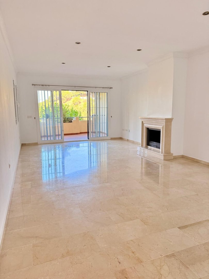 2 Bed Ground Floor Apartment in Elviria