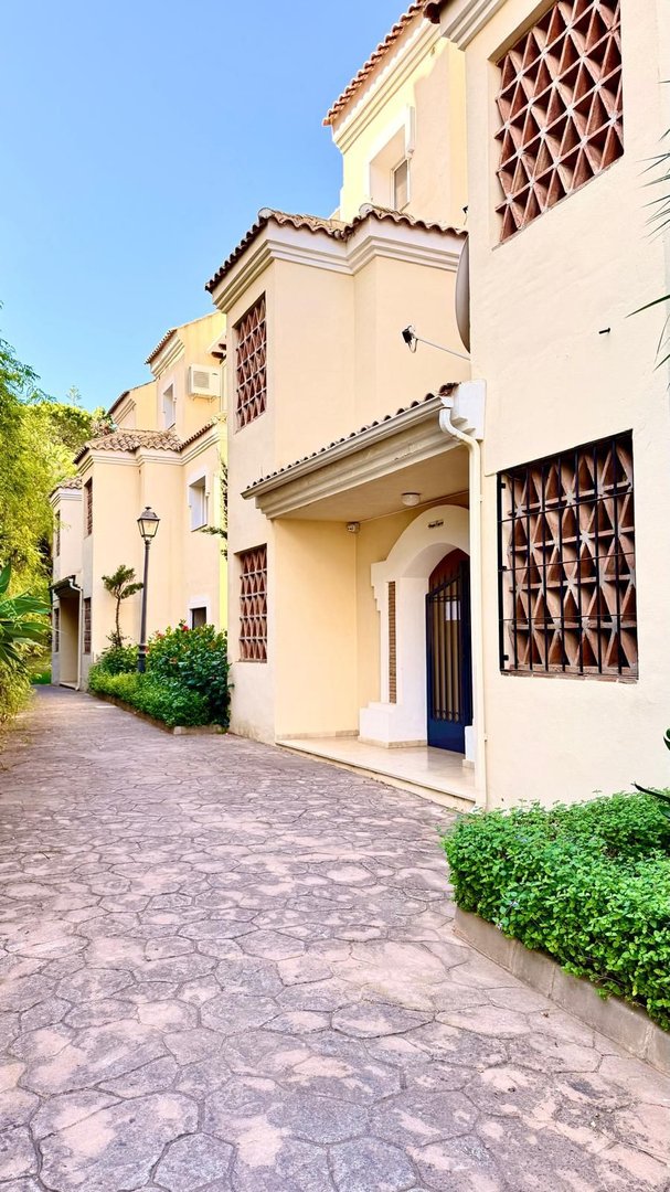 2 Bed Ground Floor Apartment in Elviria