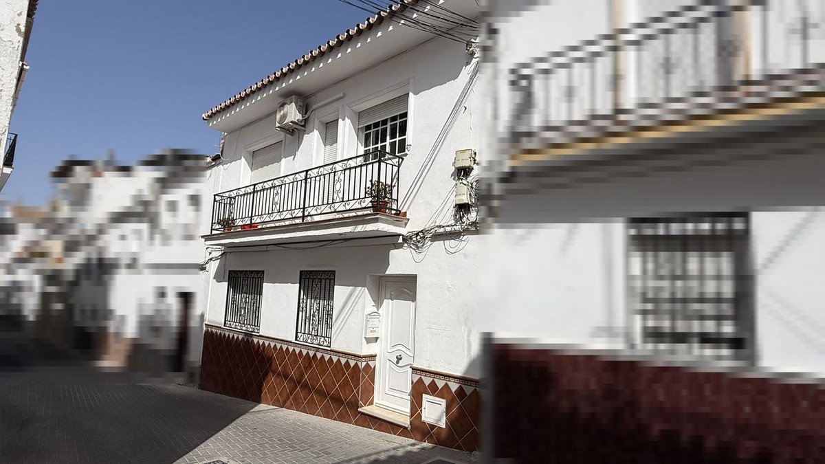 7 Bed Townhouse in Alhaurín el Grande