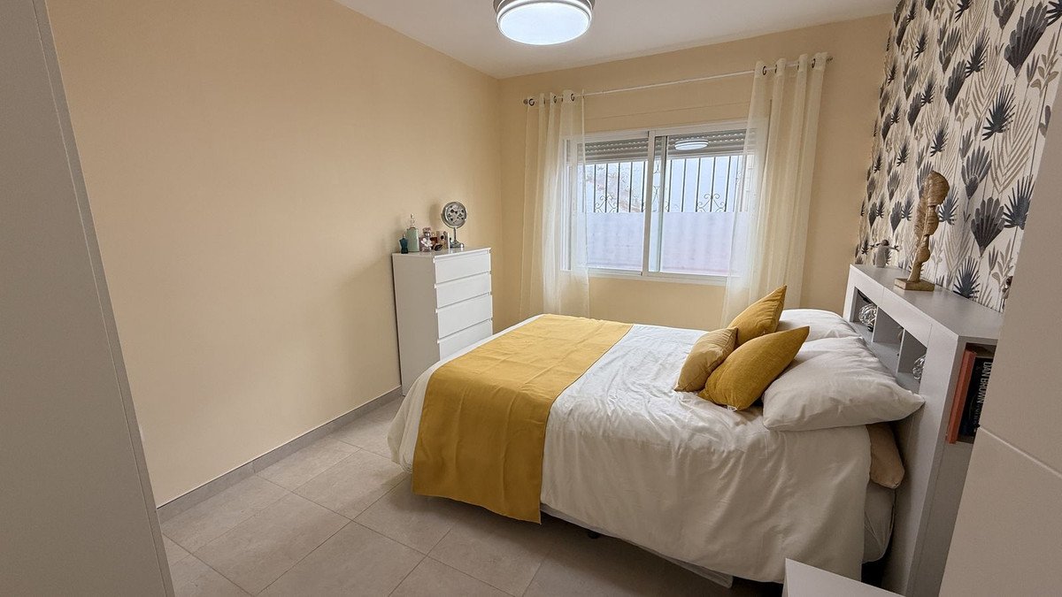7 Bed Townhouse in Alhaurín el Grande