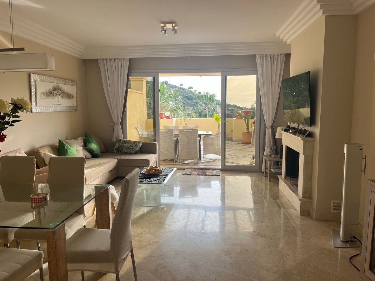 2 Bed Middle Floor Apartment in Casares Playa