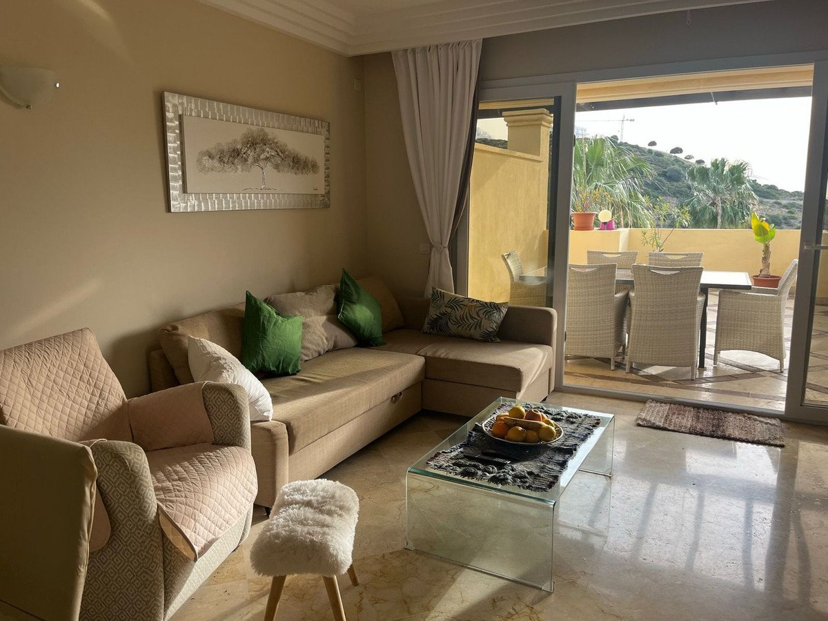 2 Bed Middle Floor Apartment in Casares Playa