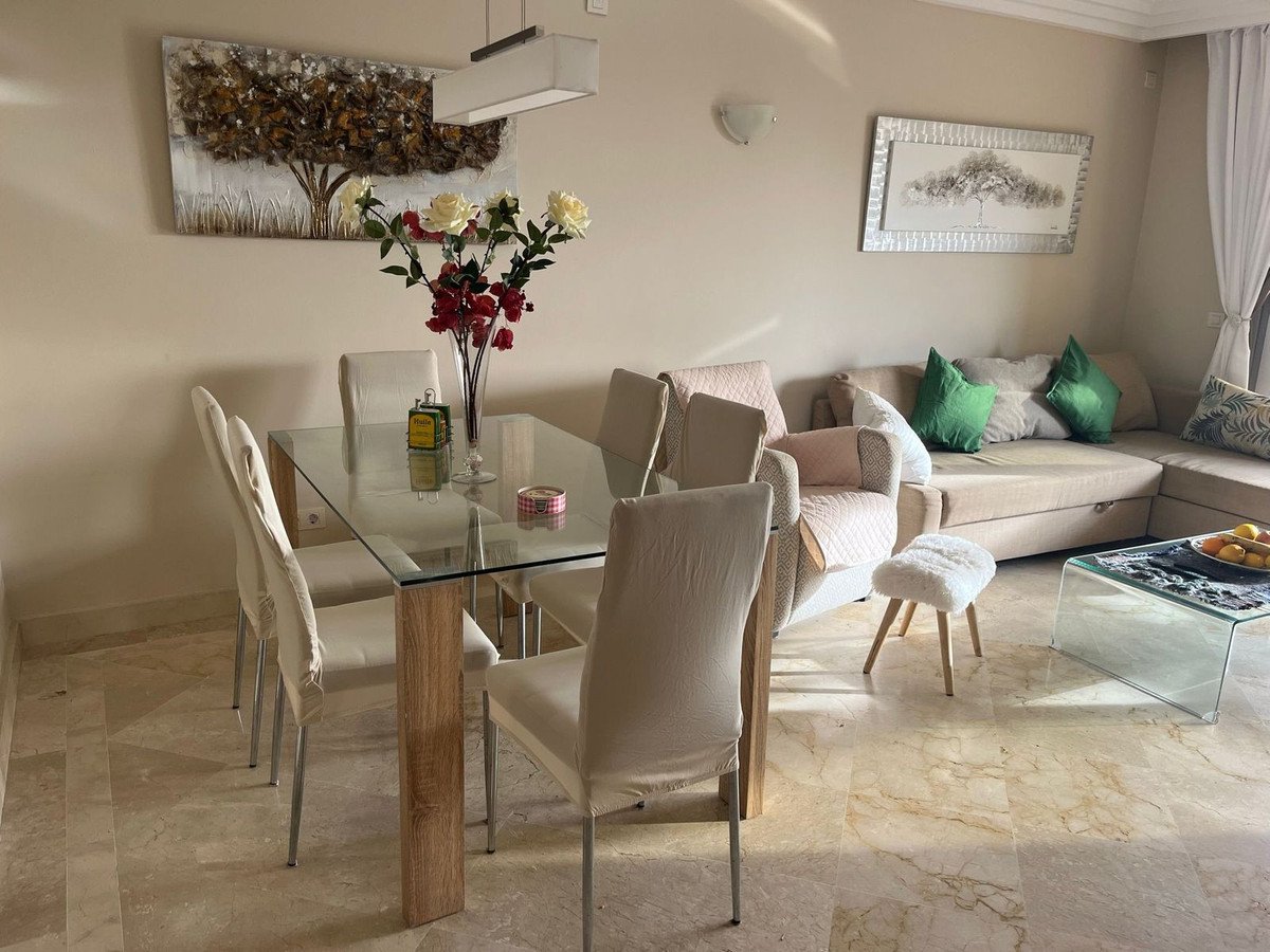 2 Bed Middle Floor Apartment in Casares Playa