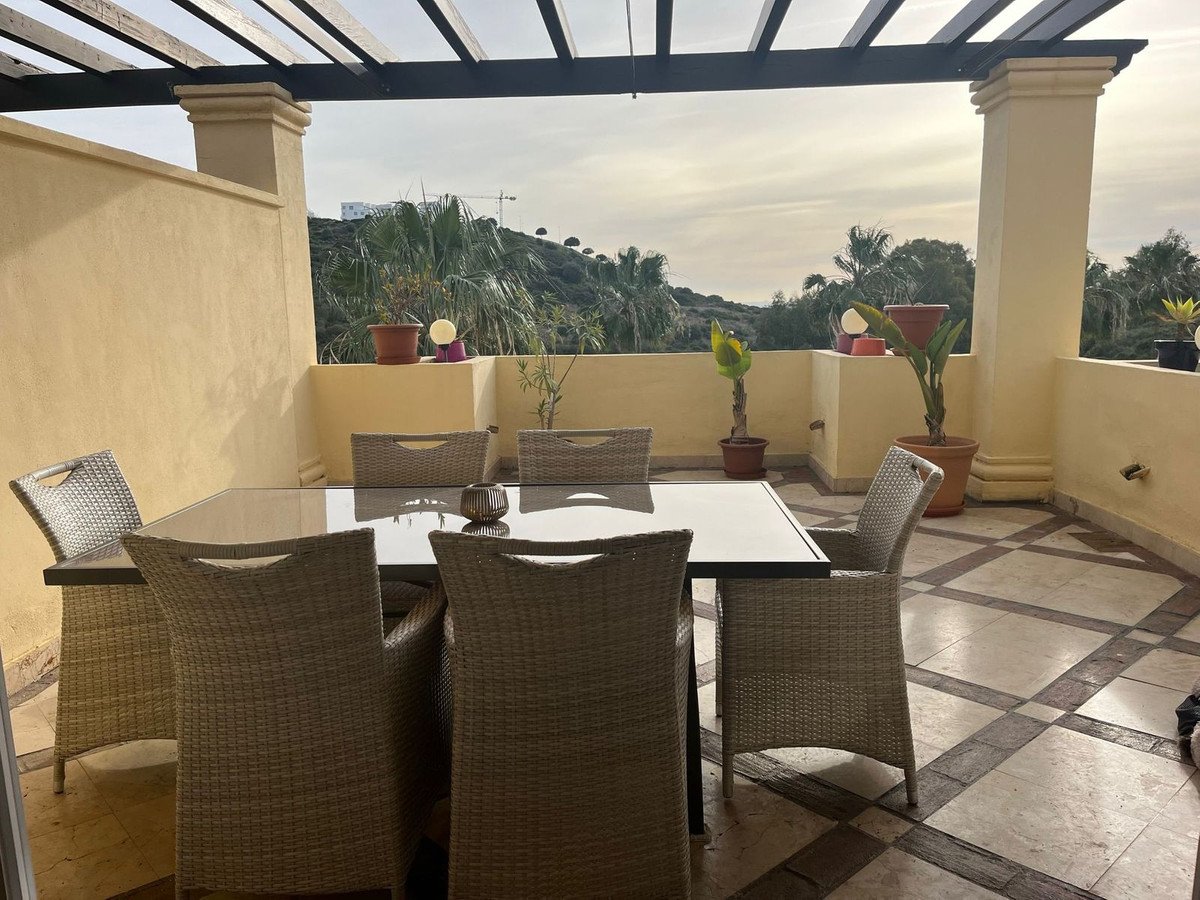 2 Bed Middle Floor Apartment in Casares Playa