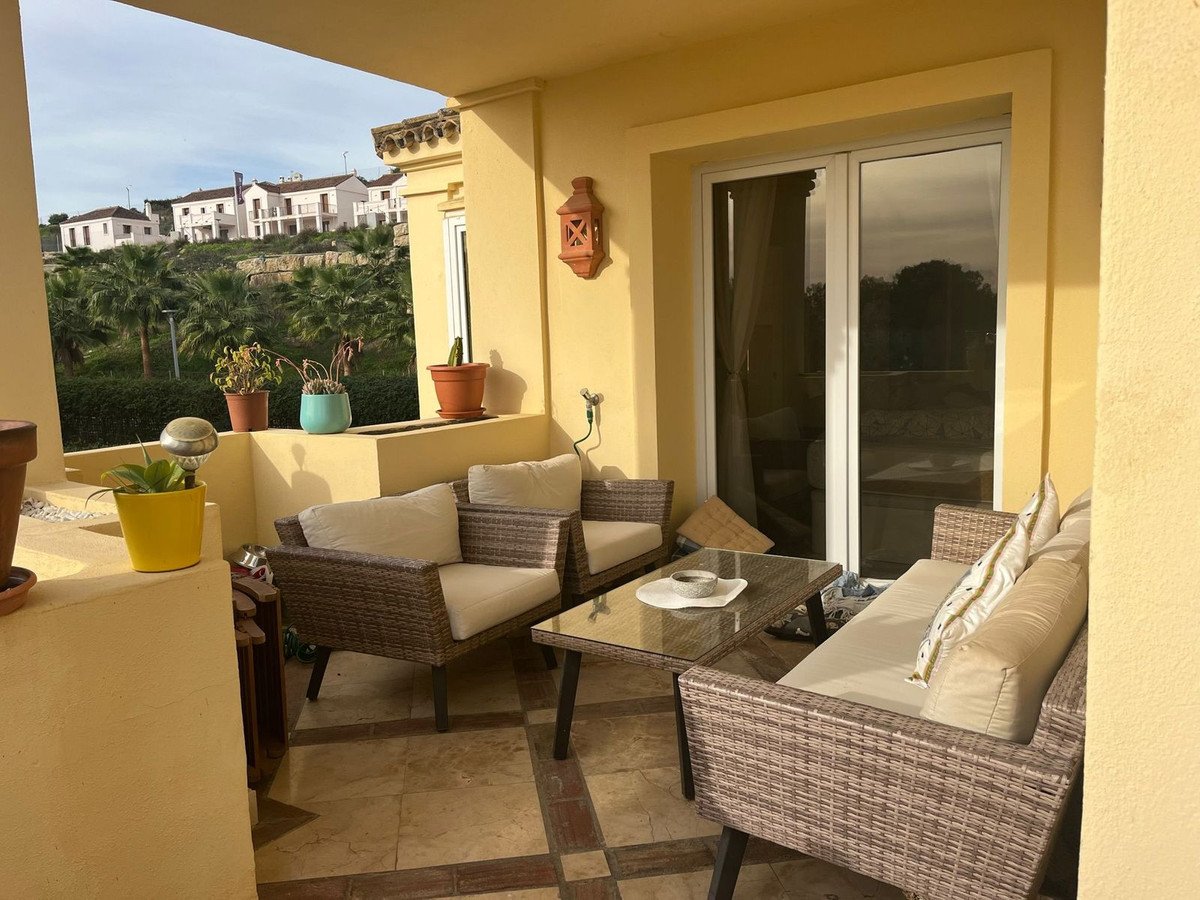 2 Bed Middle Floor Apartment in Casares Playa