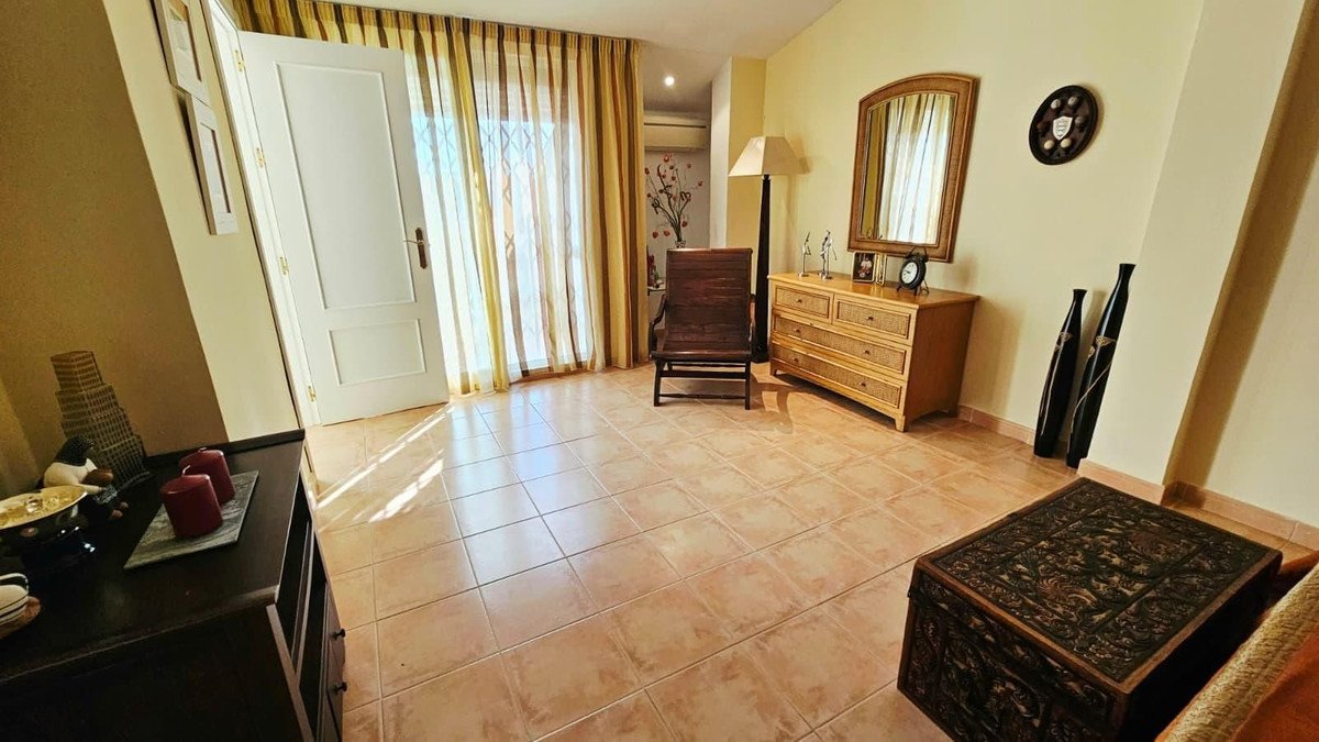 3 Bed Penthouse Duplex in Bel Air
