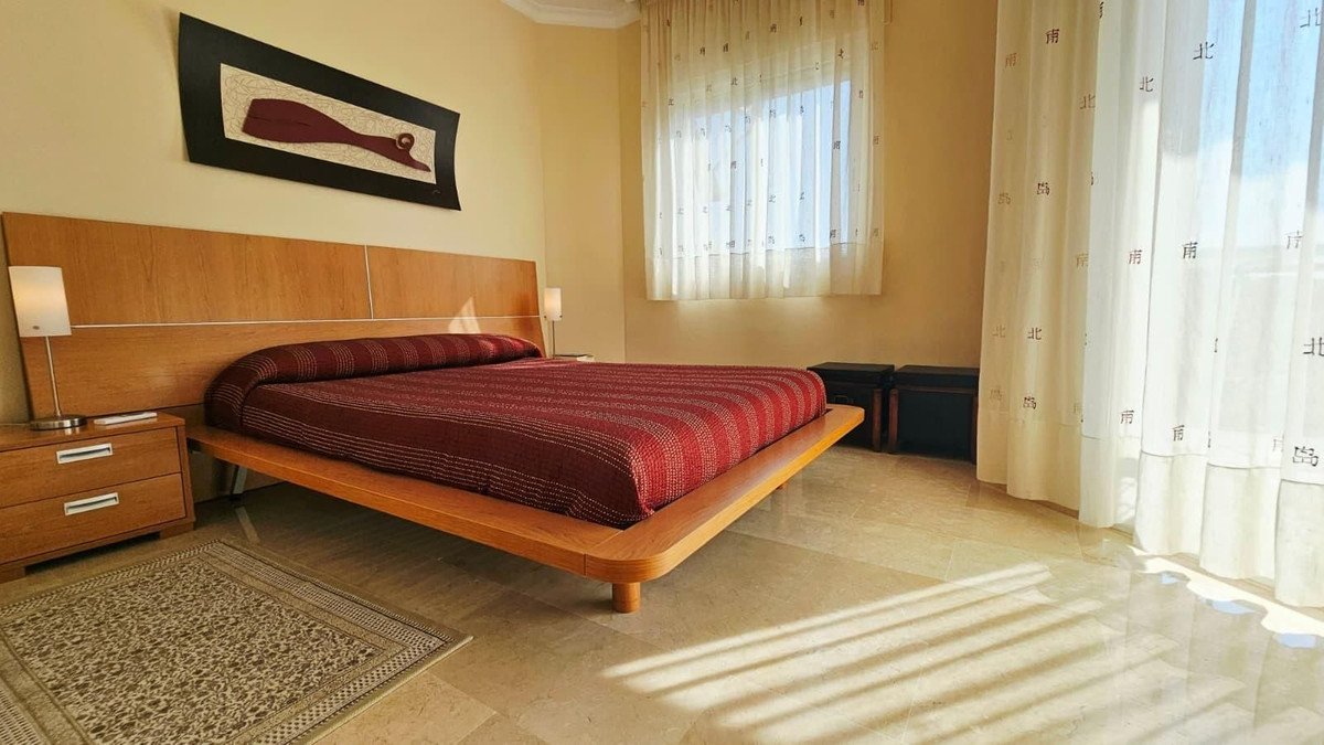 3 Bed Penthouse Duplex in Bel Air