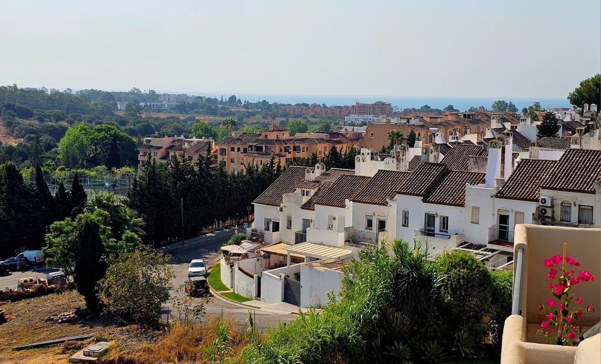 3 Bed Penthouse Duplex in Bel Air