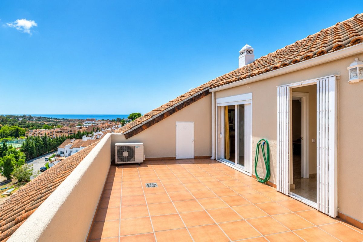 3 Bed Penthouse Duplex in Bel Air