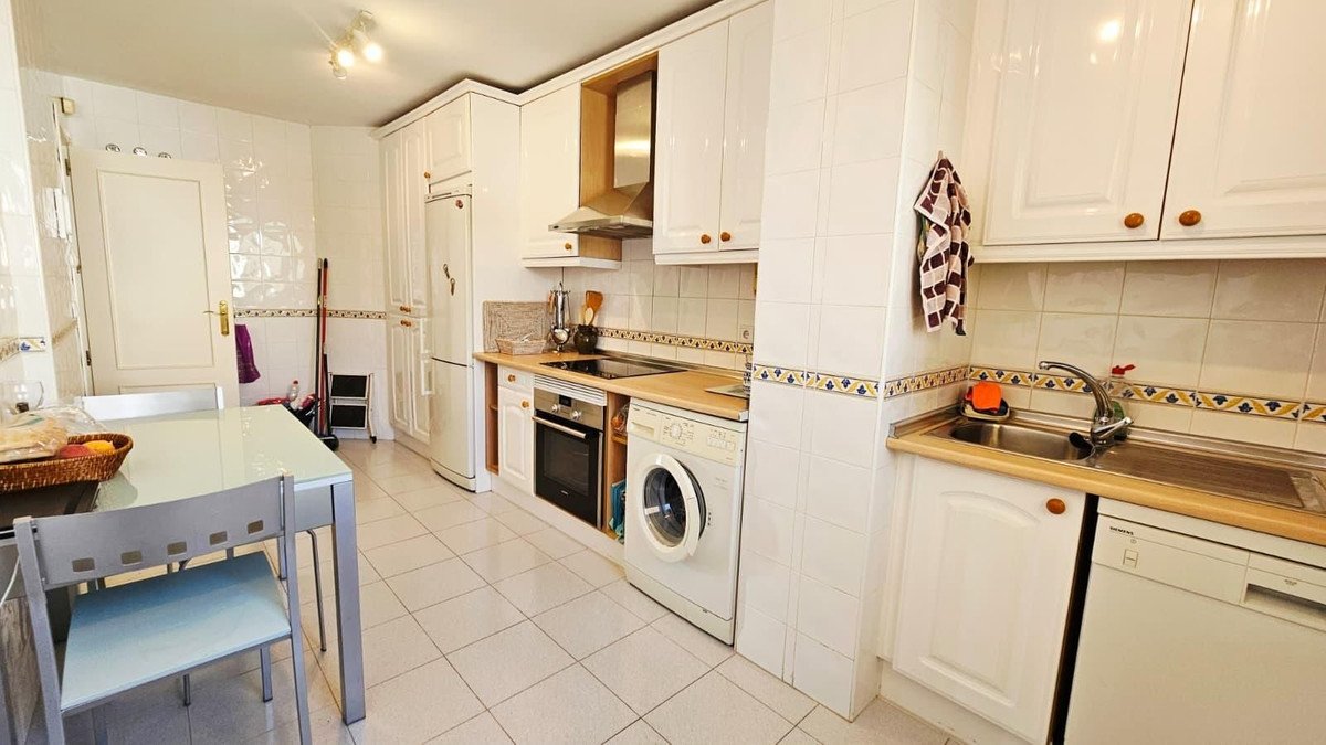 3 Bed Penthouse Duplex in Bel Air