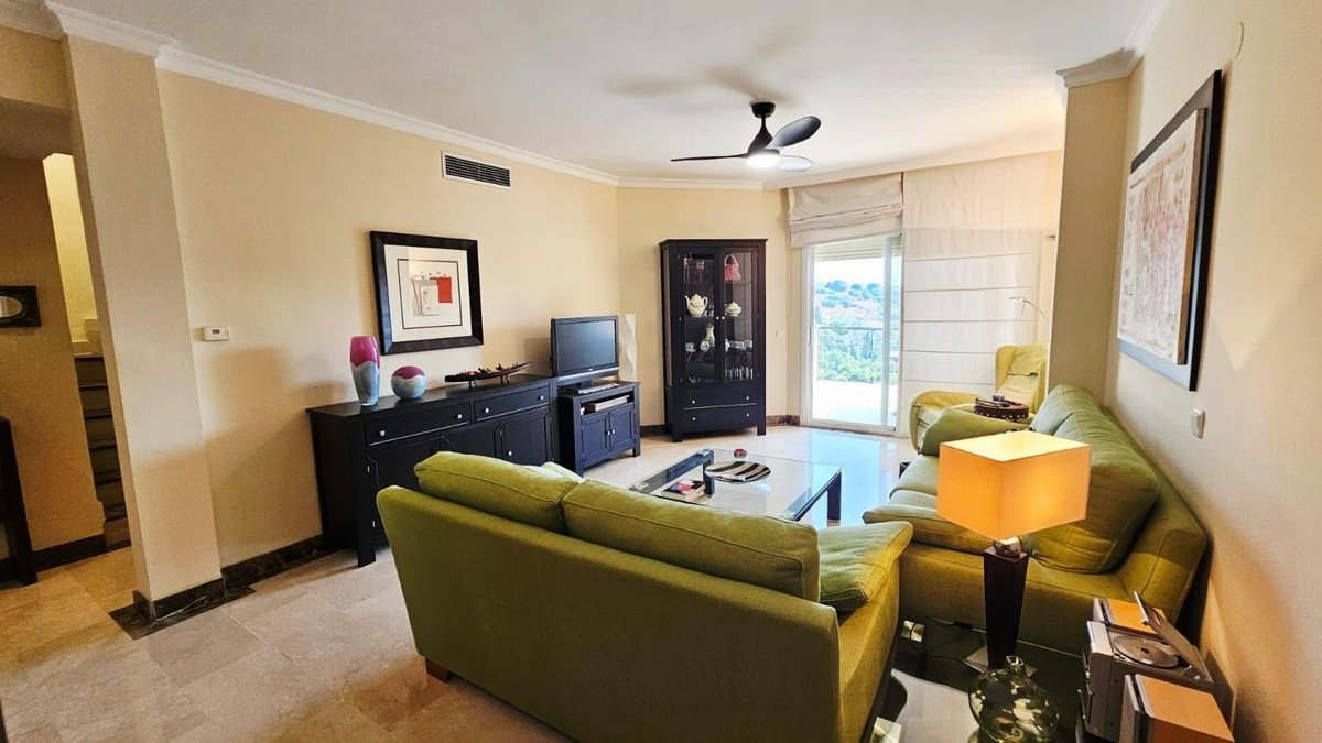 3 Bed Penthouse Duplex in Bel Air