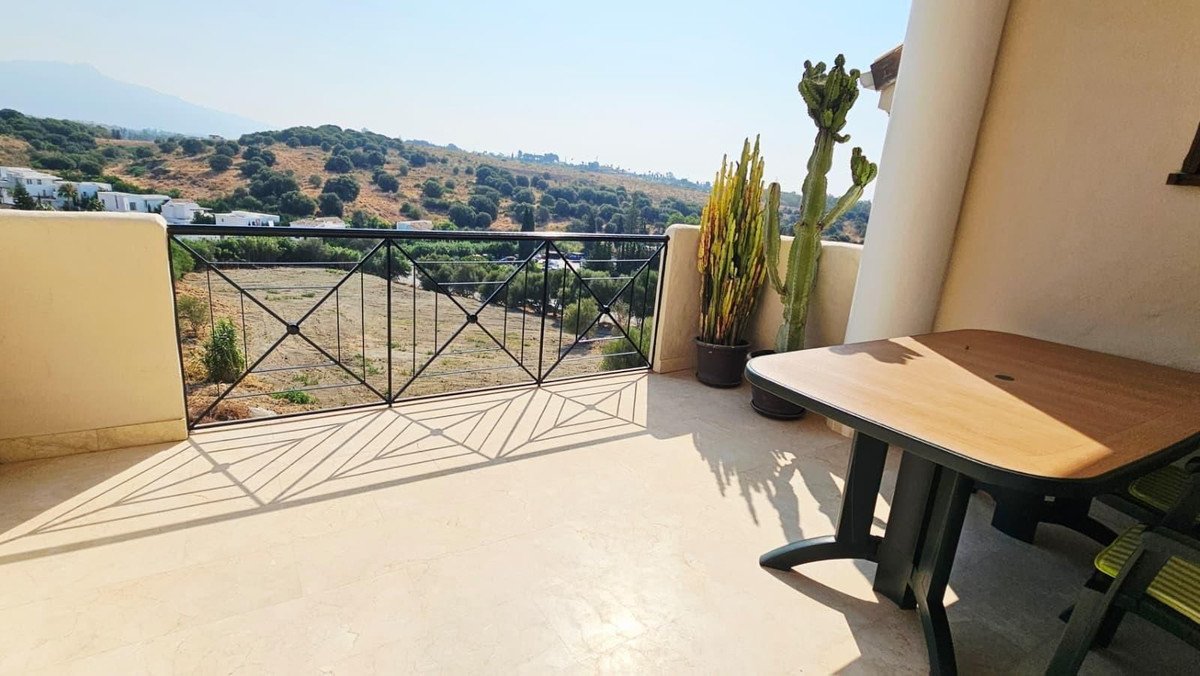 3 Bed Penthouse Duplex in Bel Air