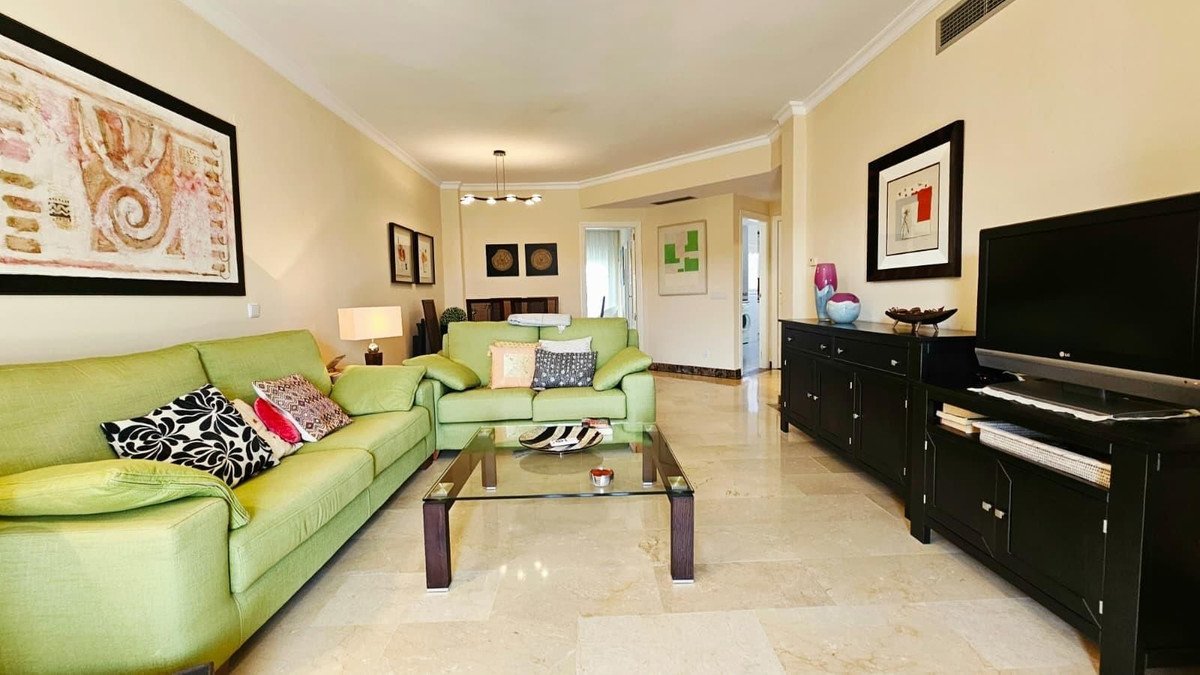 3 Bed Penthouse Duplex in Bel Air