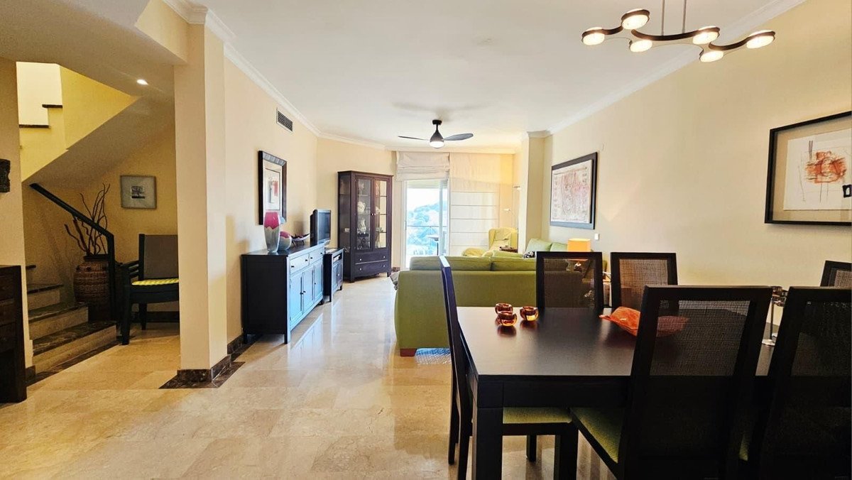 3 Bed Penthouse Duplex in Bel Air