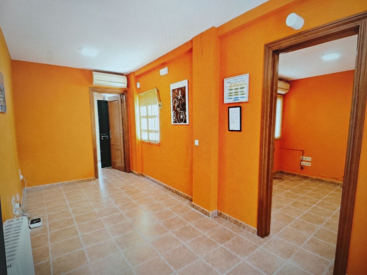 5 Bed Townhouse in Victoria Eugenia