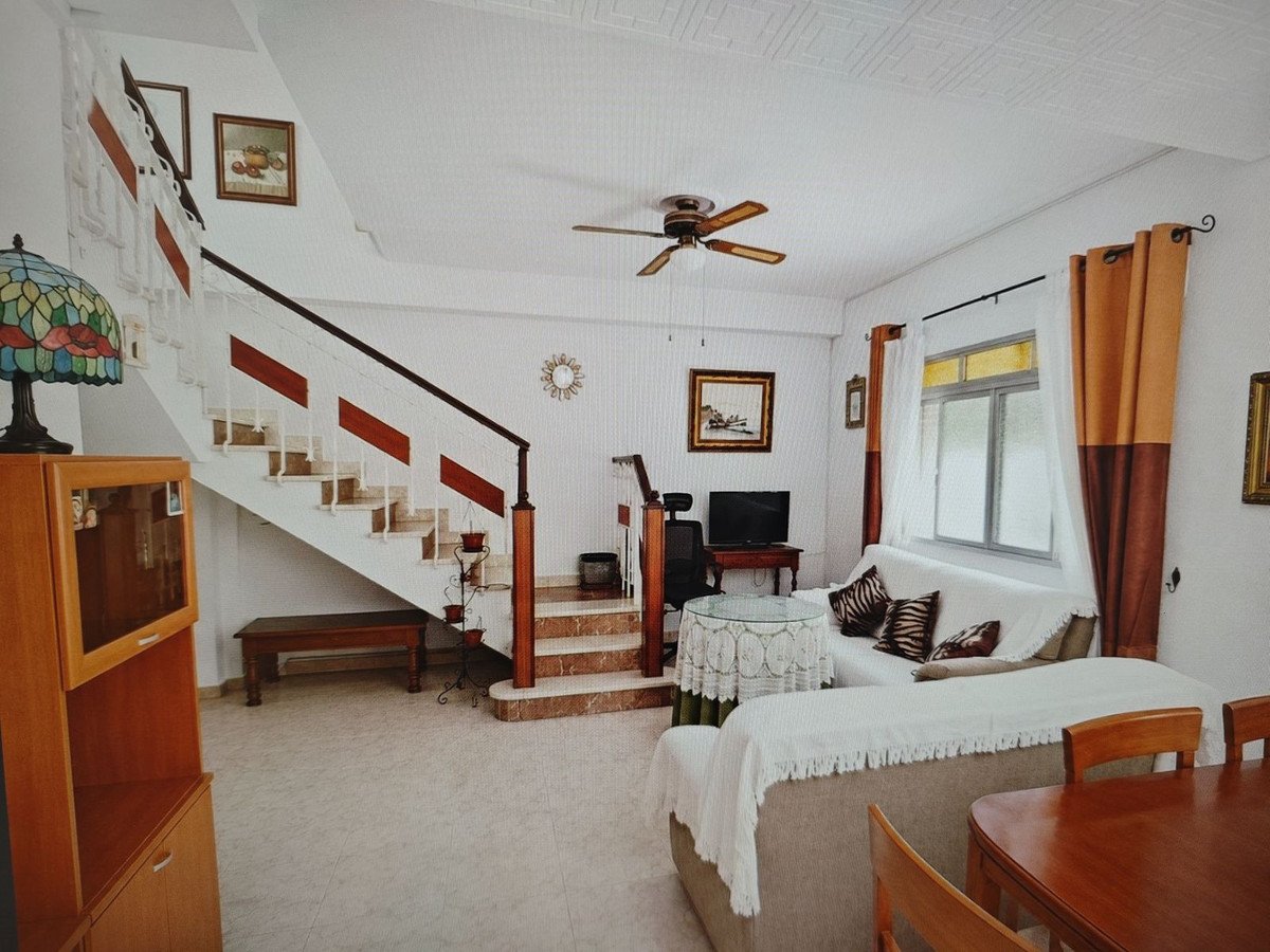 5 Bed Townhouse in Victoria Eugenia