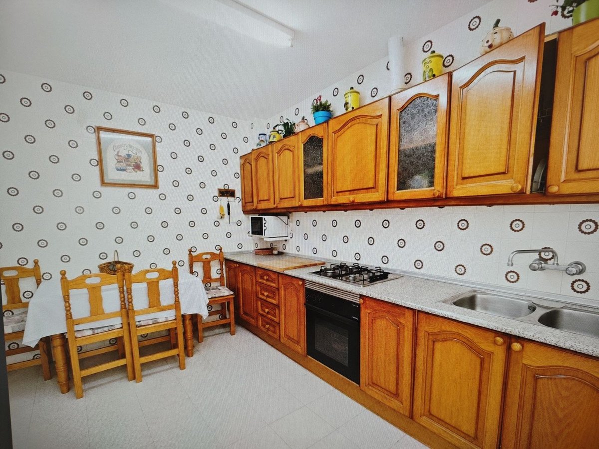 5 Bed Townhouse in Victoria Eugenia