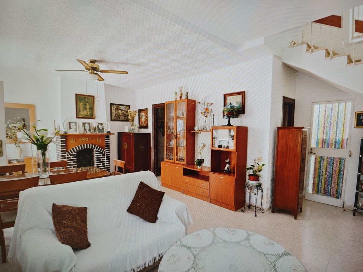 5 Bed Townhouse in Victoria Eugenia