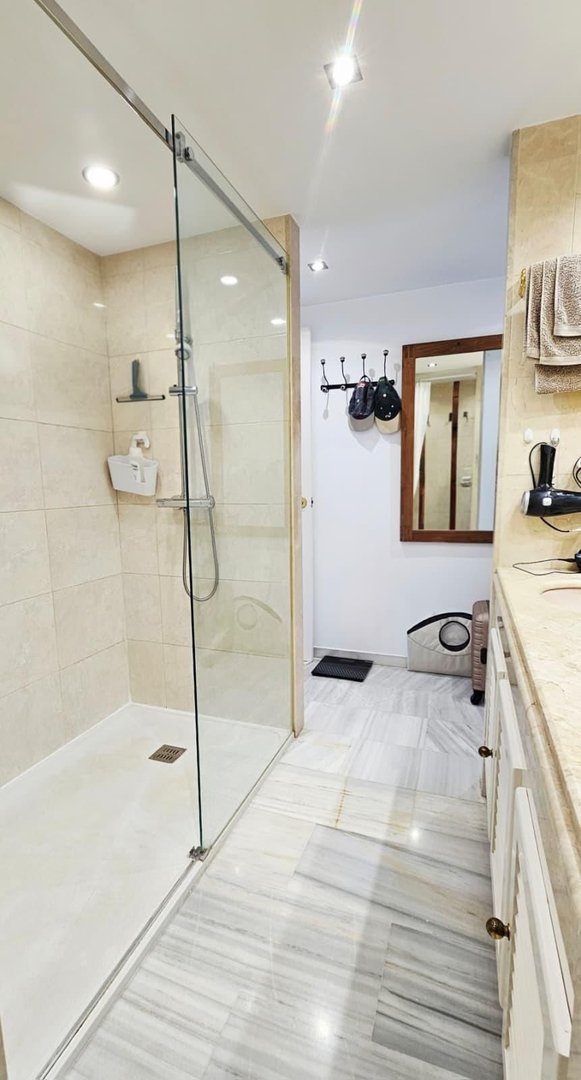 3 Bed Penthouse Duplex in Bel Air
