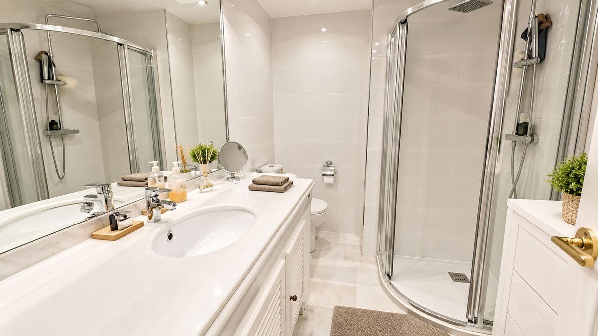 3 Bed Penthouse Duplex in Bel Air