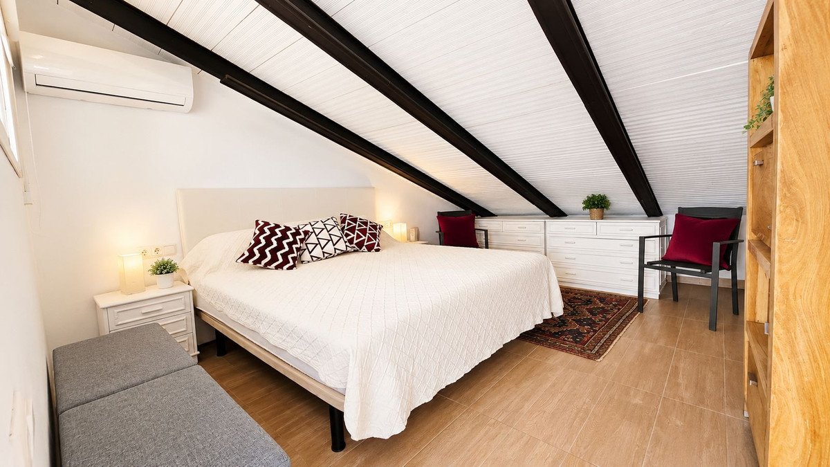 3 Bed Penthouse Duplex in Bel Air