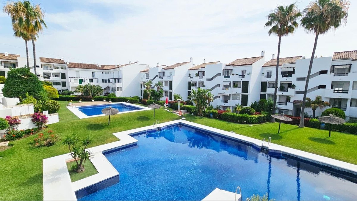3 Bed Penthouse Duplex in Bel Air