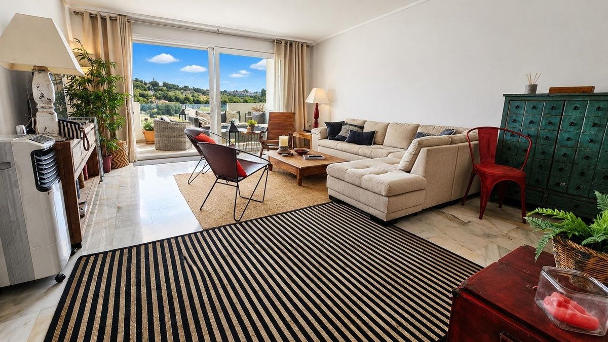 3 Bed Penthouse Duplex in Bel Air