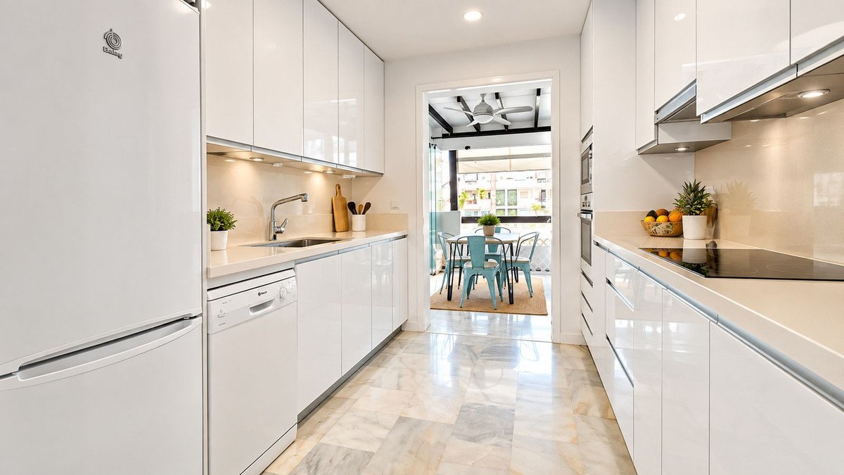 3 Bed Penthouse Duplex in Bel Air