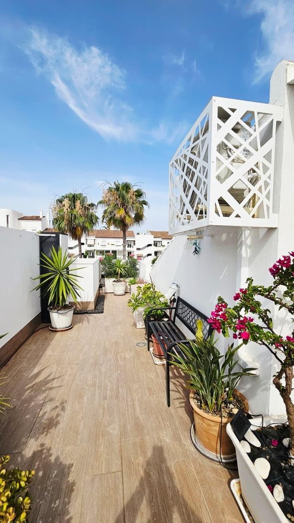 3 Bed Penthouse Duplex in Bel Air