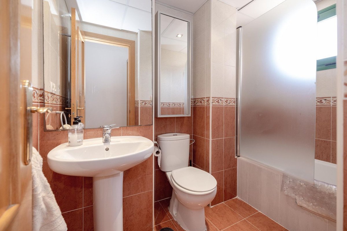 4 Bed Top Floor Apartment in Fuengirola