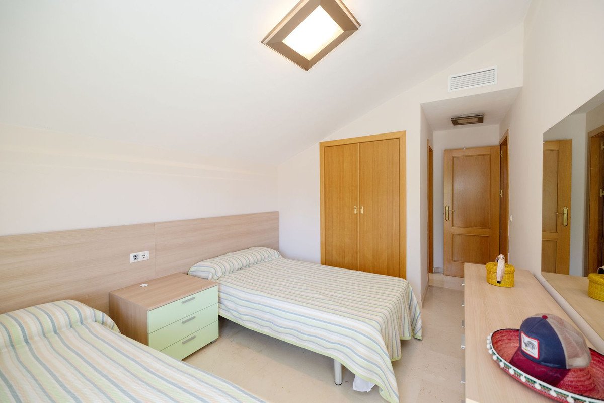 4 Bed Top Floor Apartment in Fuengirola
