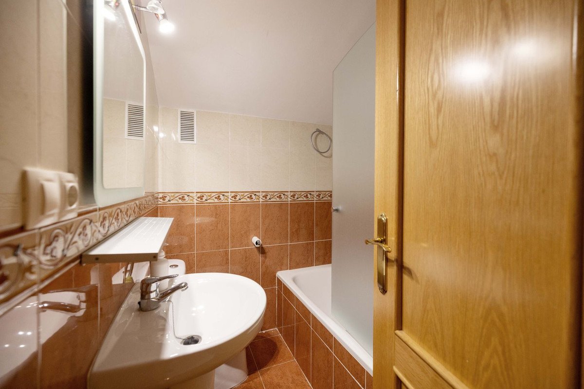 4 Bed Top Floor Apartment in Fuengirola