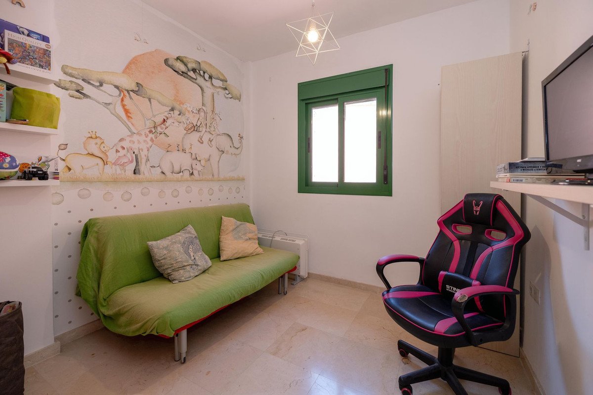 4 Bed Top Floor Apartment in Fuengirola