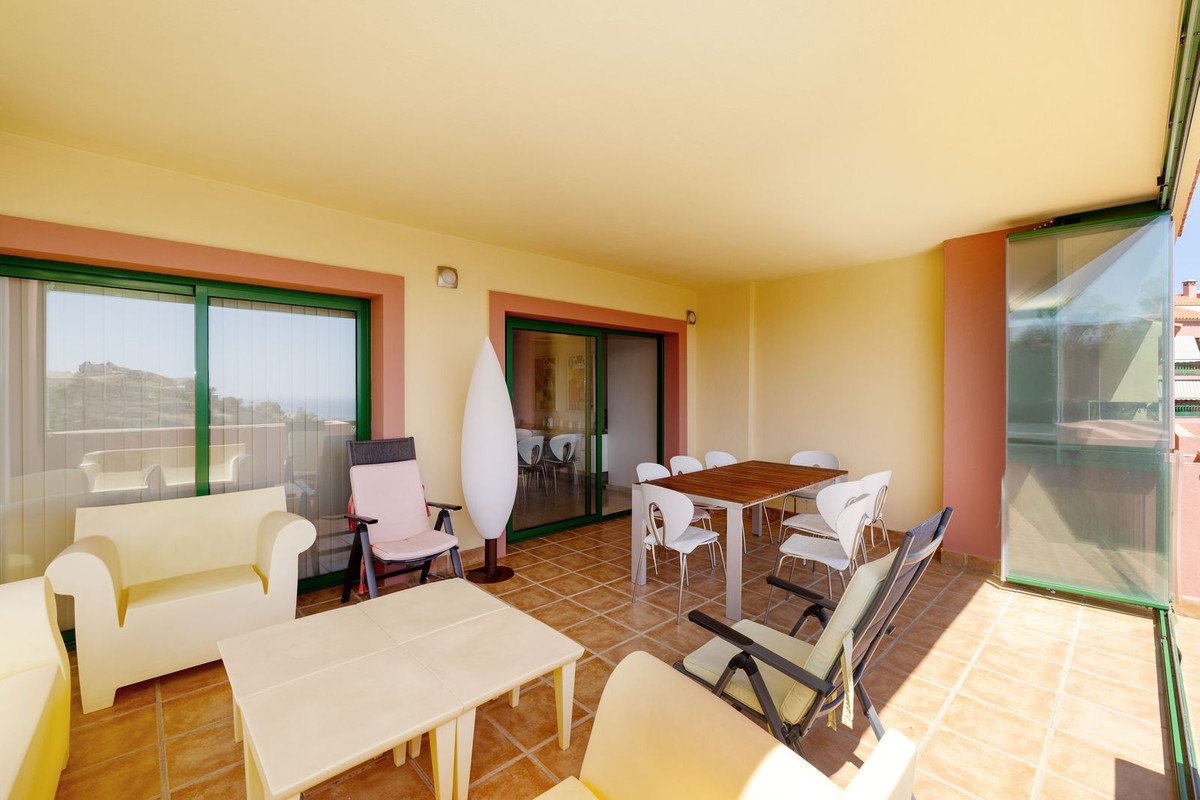 4 Bed Top Floor Apartment in Fuengirola