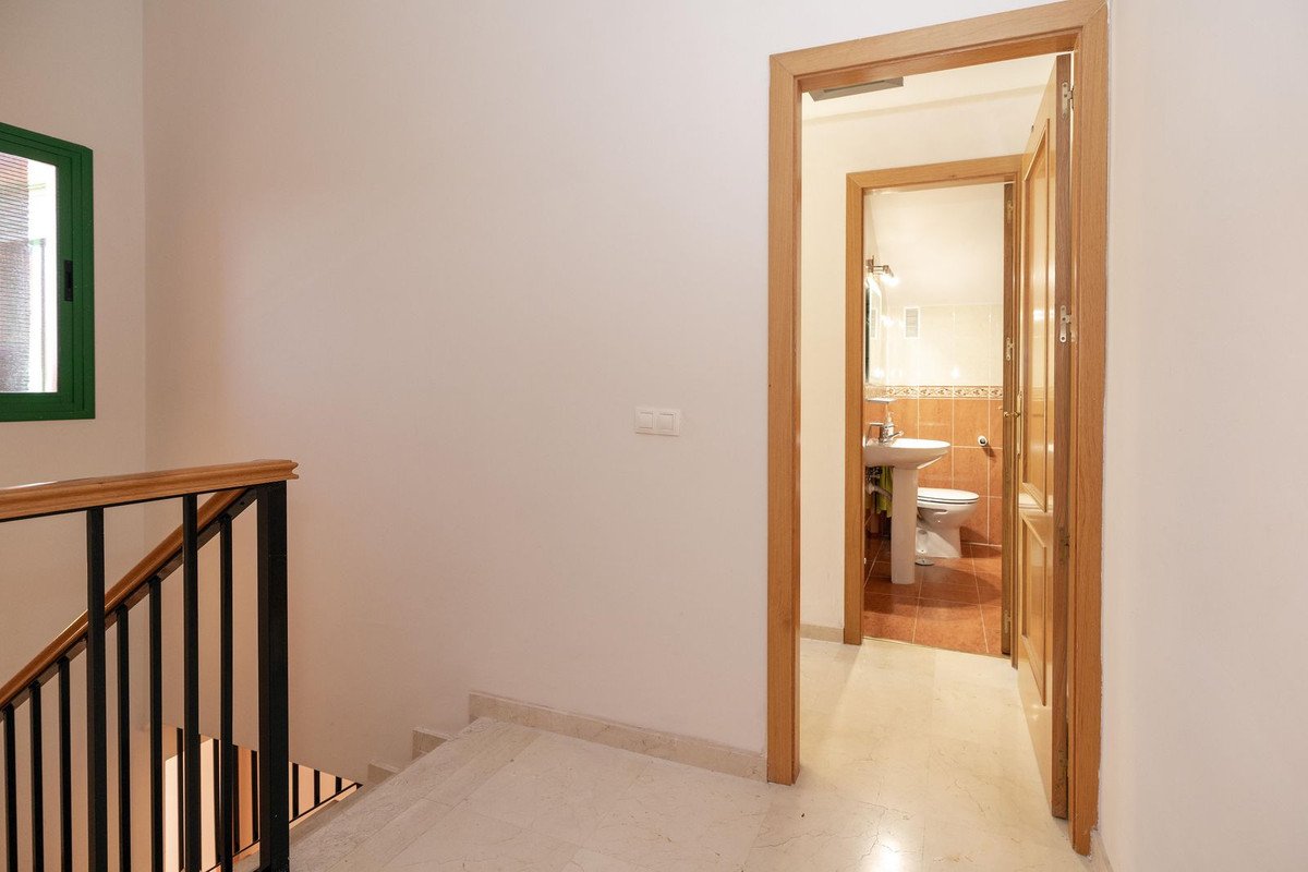 4 Bed Top Floor Apartment in Fuengirola